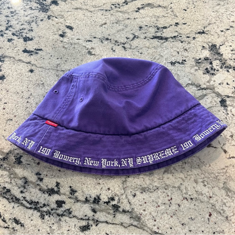 Supreme Embroidered Brim Crusher M/L